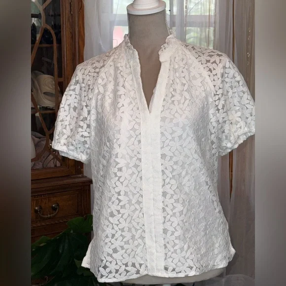 ☀️SUMMER CLEARANCE SALE☀️ Cece White Lace Blouse - Picture 1 of 7